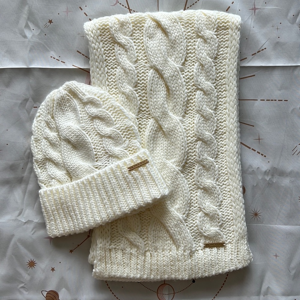 Michael Kors Chunky Knit Scarf/Beanie Set